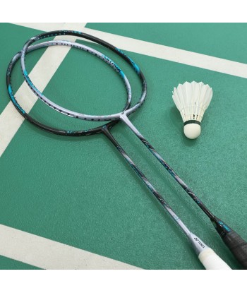 Yonex Astrox 88 Play (Silver/Black) Pre-Strung 2024 est présent 